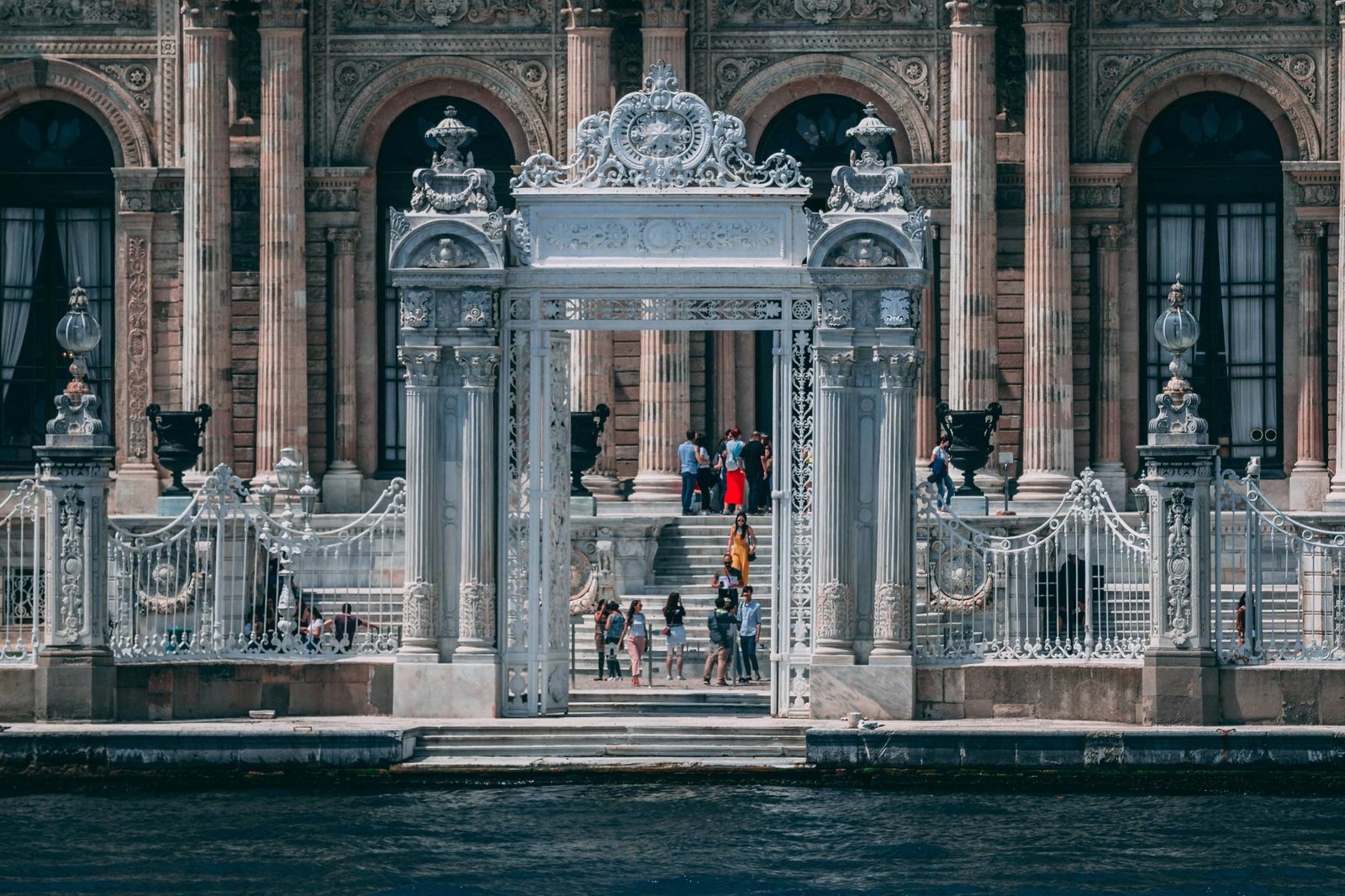 Half Day Dolmabahce Palace Tour